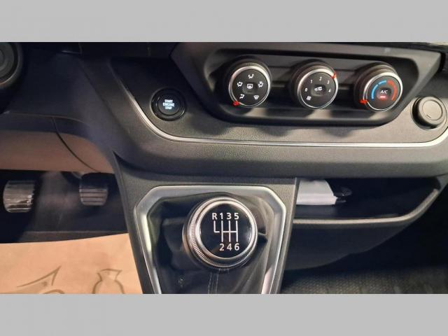 Renault Trafic image 9