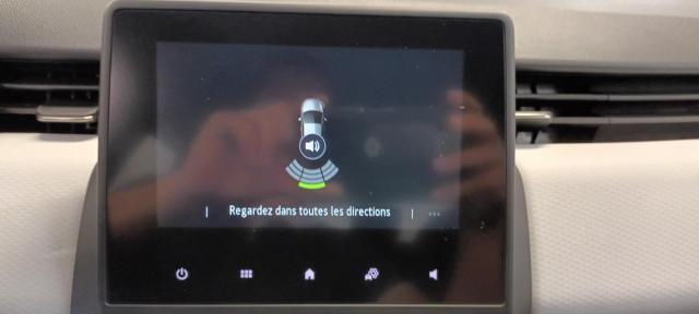 Renault Clio image 2