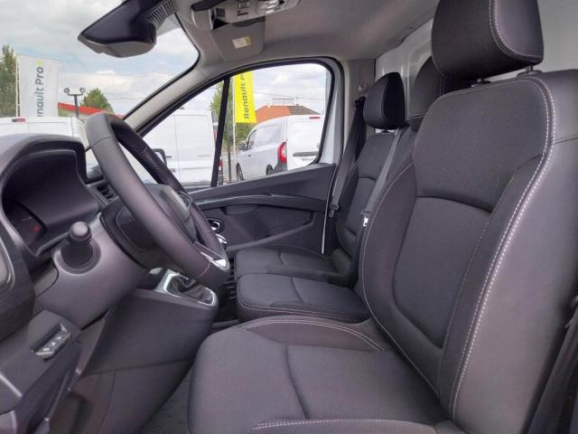 Renault Trafic image 8