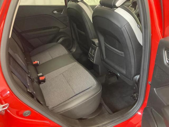 Renault Captur image 2