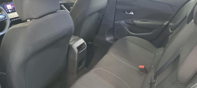 Peugeot 308 image 2