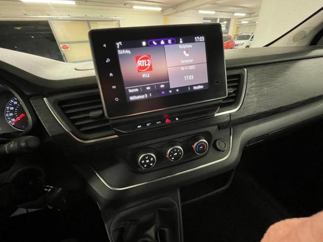 Renault Trafic image 1