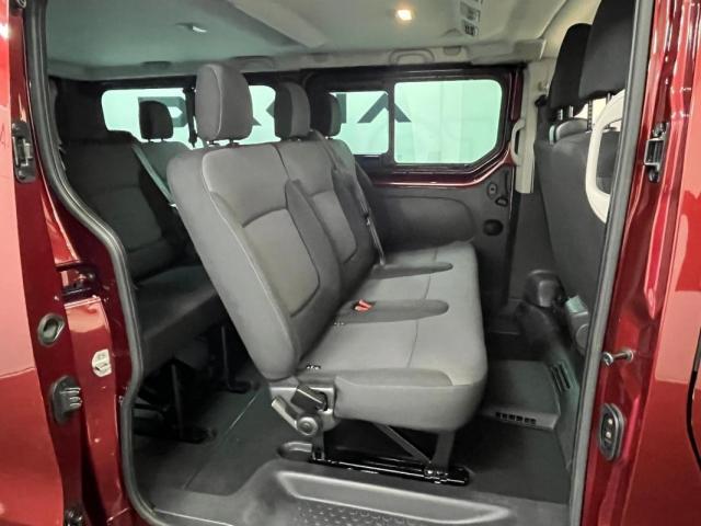 Renault Trafic image 2