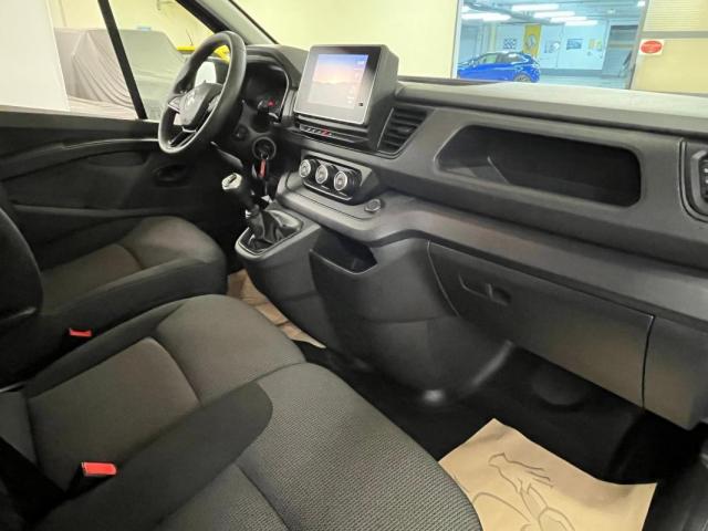 Renault Trafic image 9