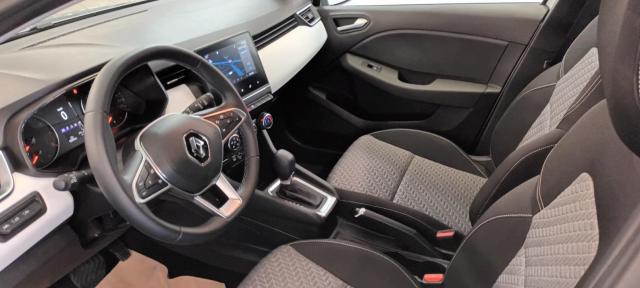 Renault Clio image 2