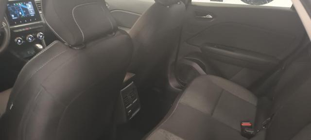 Renault Captur image 2