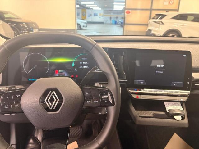 Renault Mégane E-Tech image 2