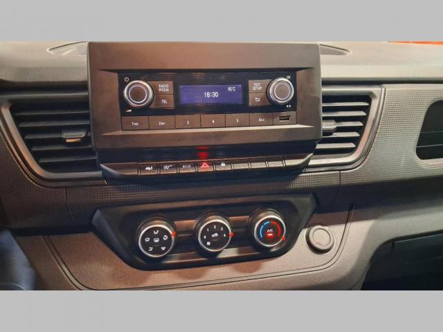 Renault Trafic image 7