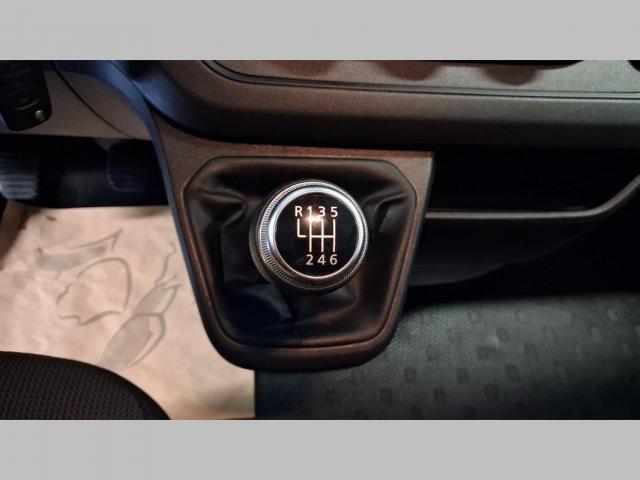 Renault Trafic image 9