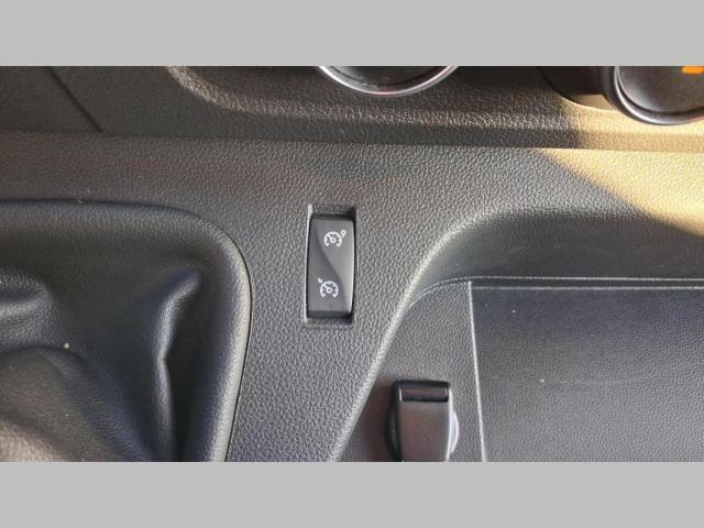 Renault Master image 9