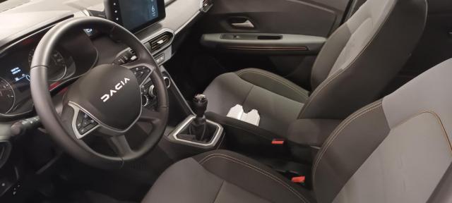 Dacia Sandero image 1