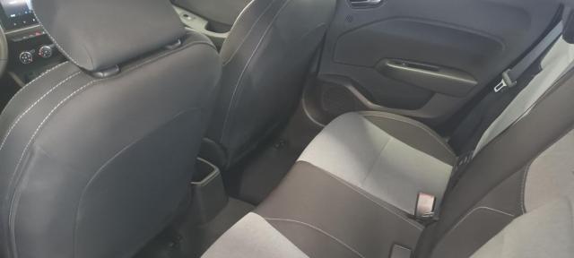 Renault Clio image 1