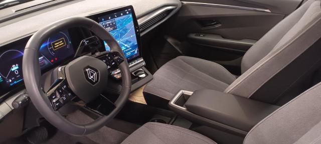 Renault Mégane E-Tech image 2