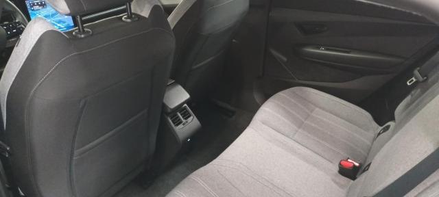 Renault Mégane E-Tech image 1