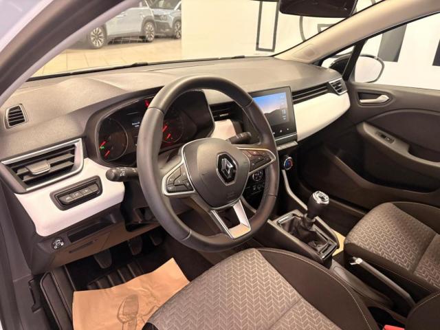 Renault Clio image 8