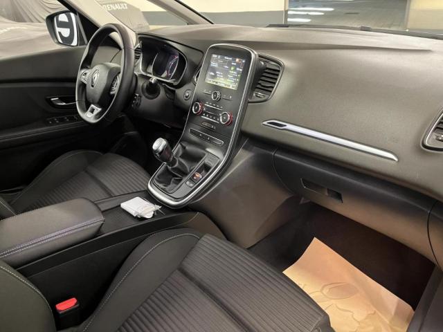 Renault Grand Scénic image 8