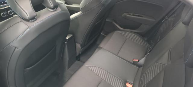 Renault Clio image 9