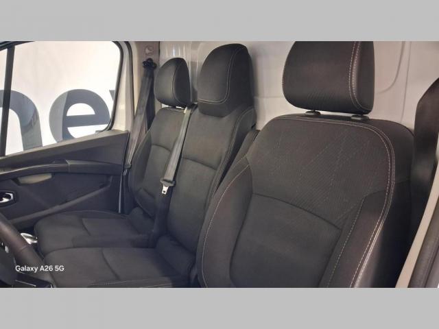 Renault Trafic image 9