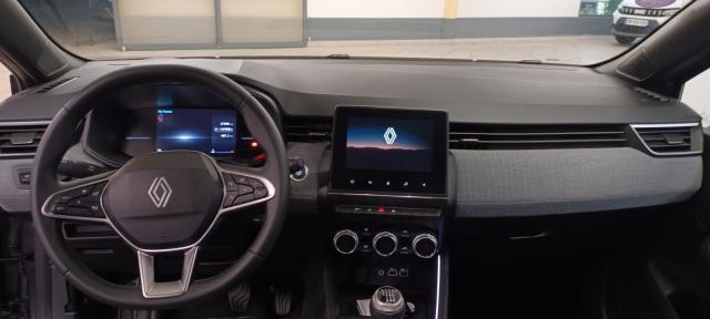 Renault Clio image 9