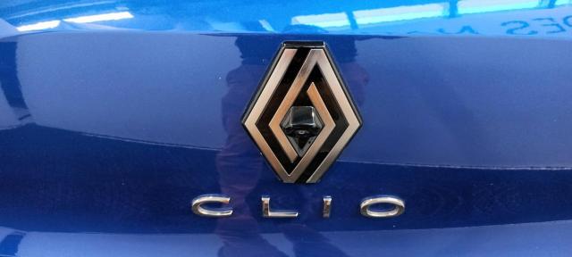 Renault Clio image 2