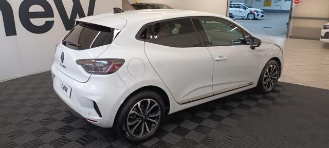 Renault Clio image 2