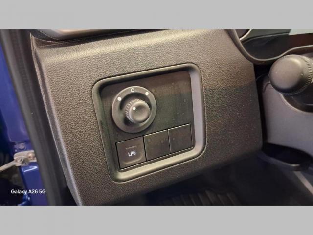 Dacia Duster image 1