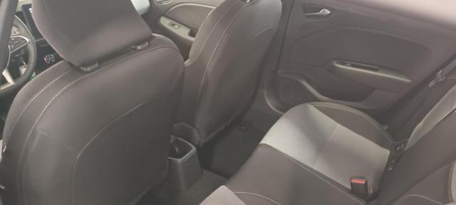 Renault Clio image 9