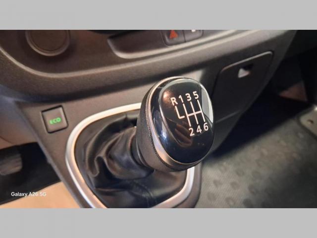Renault Trafic image 8
