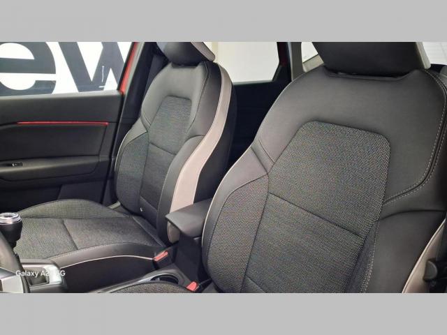 Renault Captur image 9