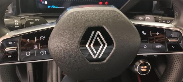 Renault Mégane E-Tech image 6