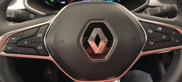 Renault Captur image 1