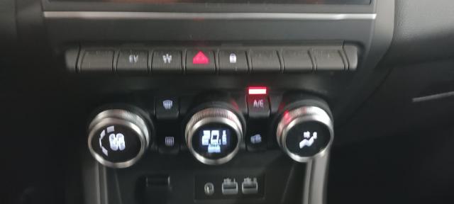 Renault Captur image 1