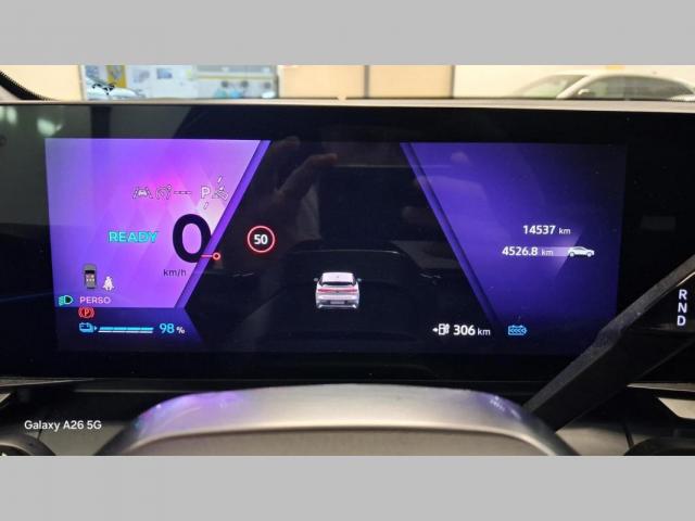 Renault Mégane E-Tech image 8