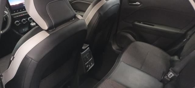 Renault Captur image 2