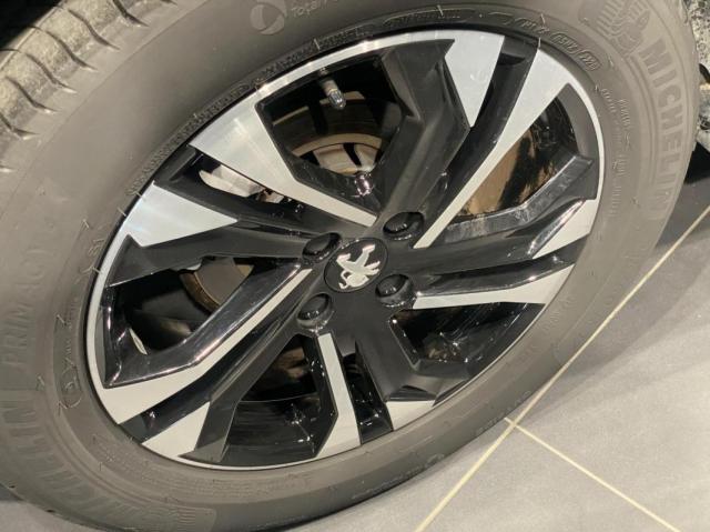 Peugeot 2008 image 8
