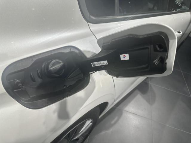 Peugeot 308 image 1