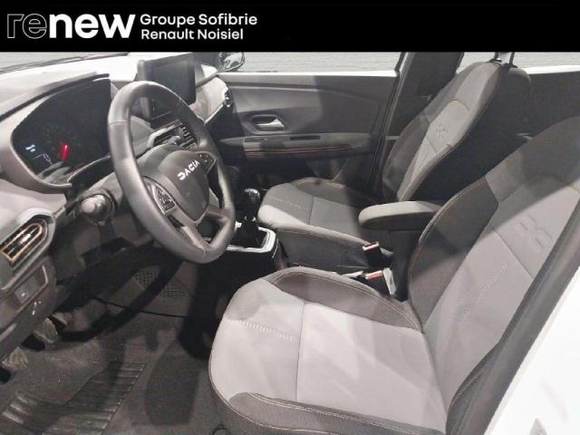 Dacia Sandero image 8