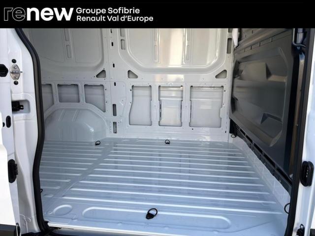 Nissan Interstar image 9