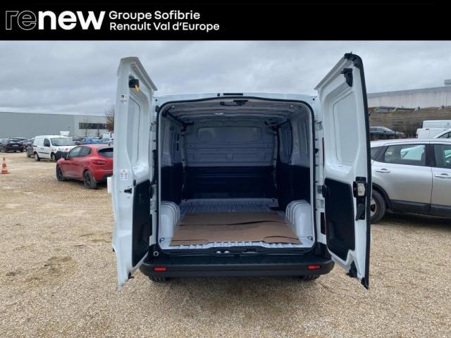 Nissan Primastar image 6