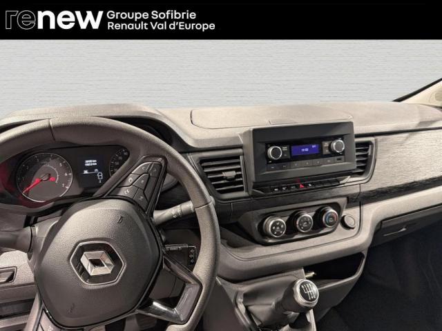 Renault Trafic image 2