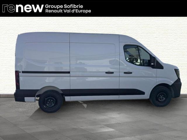 Nissan Interstar image 8