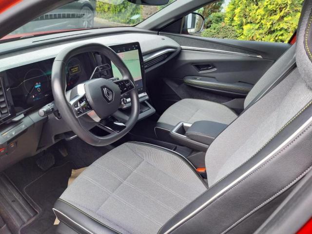 Renault Mégane E-Tech image 4