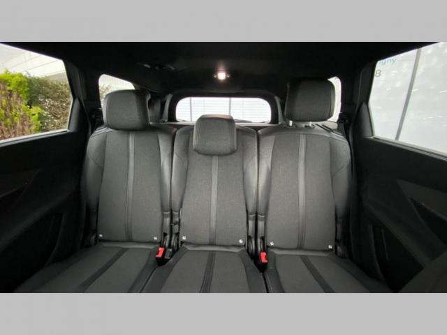 Peugeot 5008 image 2