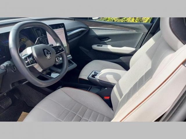 Renault Mégane E-Tech image 8