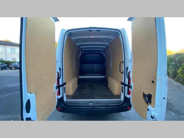 Renault Master image 2