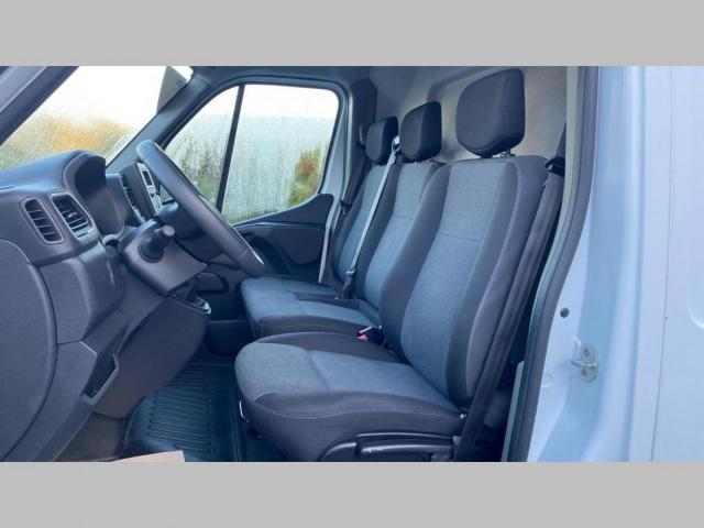 Renault Master image 1