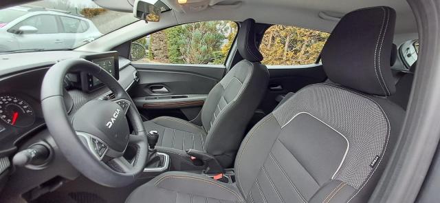 Dacia Sandero image 2