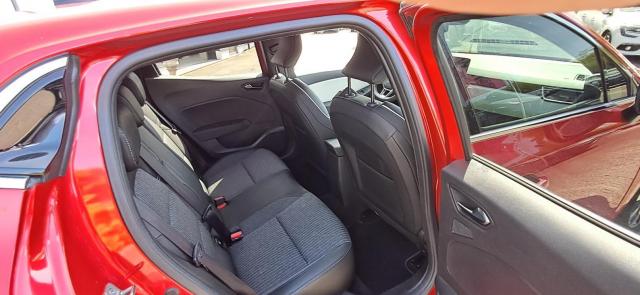 Renault Clio image 2