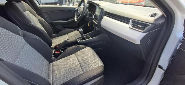 Renault Clio image 9
