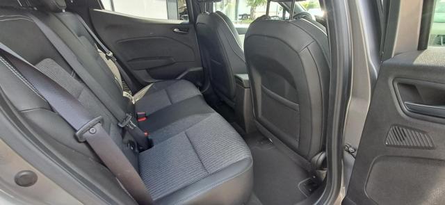 Renault Clio image 2